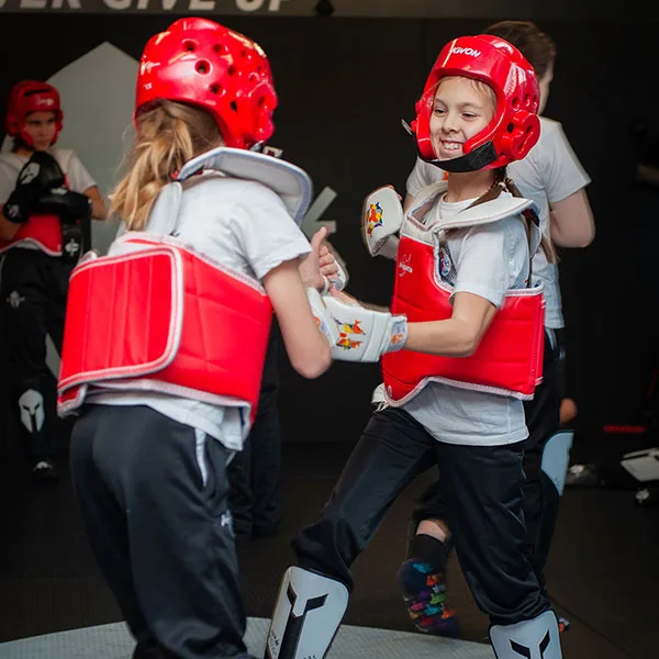 AGOGE Teens | ab 13 Jahre: Selbstverteidigung & Kampfsport